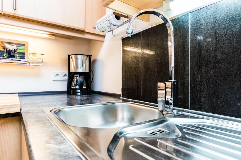 Design Apartment In Koeln Mit Terrasse Номер фото