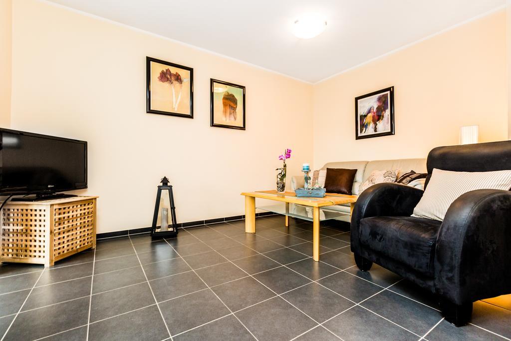 Design Apartment In Koeln Mit Terrasse Экстерьер фото